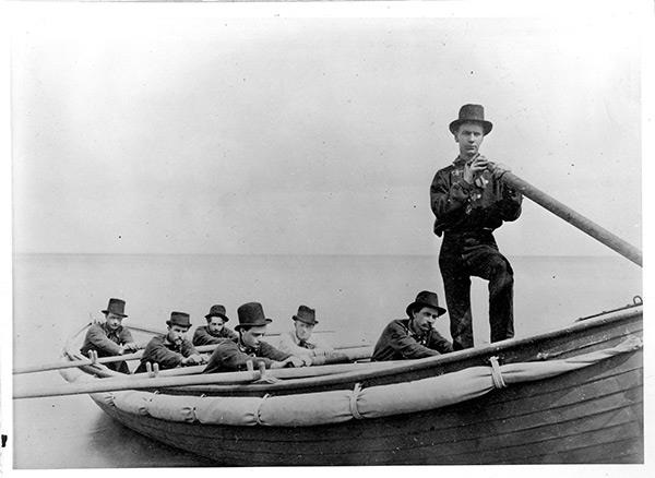 Photo: Student rescue crew and surfboat