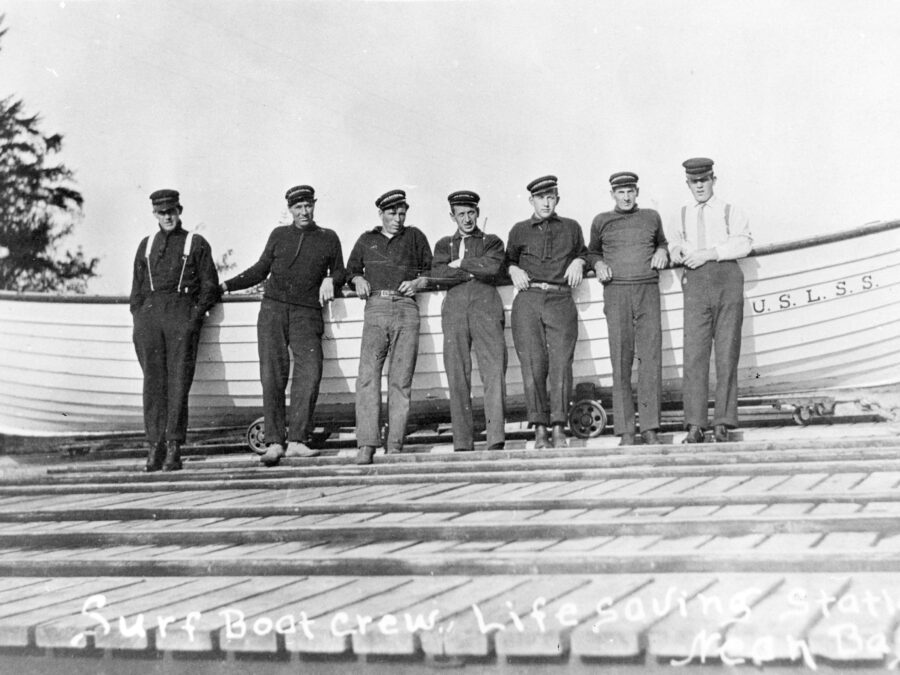 Photograph of the U.S. Life-Saving Service crew at Neah Bay, Washington Territory.