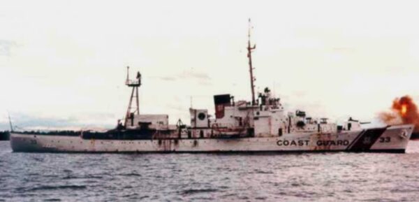 Photo: High-Endurance Cutter Duane in profile.