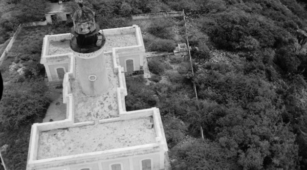 Photo: Aerial view of Caja de Muerto Light