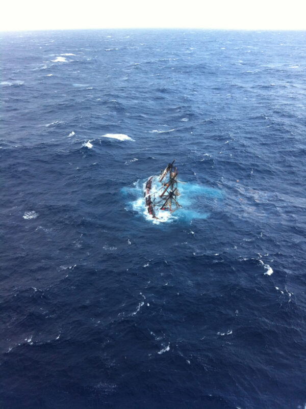 Photo: HMS Bounty as it sinks