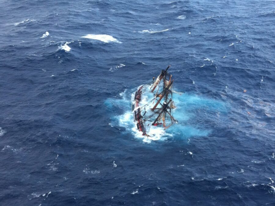 Photo: HMS Bounty as it sinks