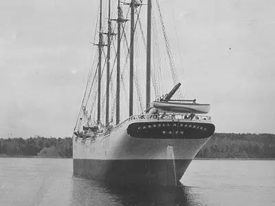 Photo: Stern view of the Carroll A. Deering