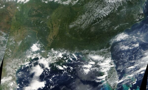 Satellite photo: Rectangle covering 38 N 75 W to 25 N 100 W on Sept. 1, 2005
